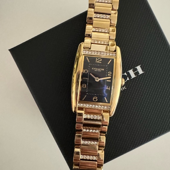 COACH Reese rectangular bracelet watch. Gold and diamond Reese watch - Picture 2 of 5